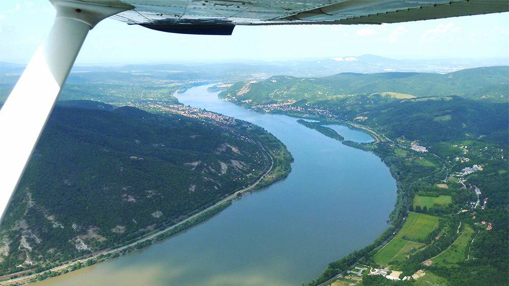 Budapest és Dunakanyar megcsodálása repülővel Budaörsi felszállással 1 főnek 4