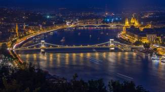 Éjszakai helikopterezés Budapest felett 1-3 fő részére kosár