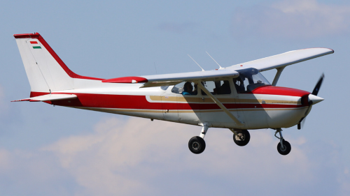 40 perces élményrepülés Tatabánya felett Cessna 172-vel 1