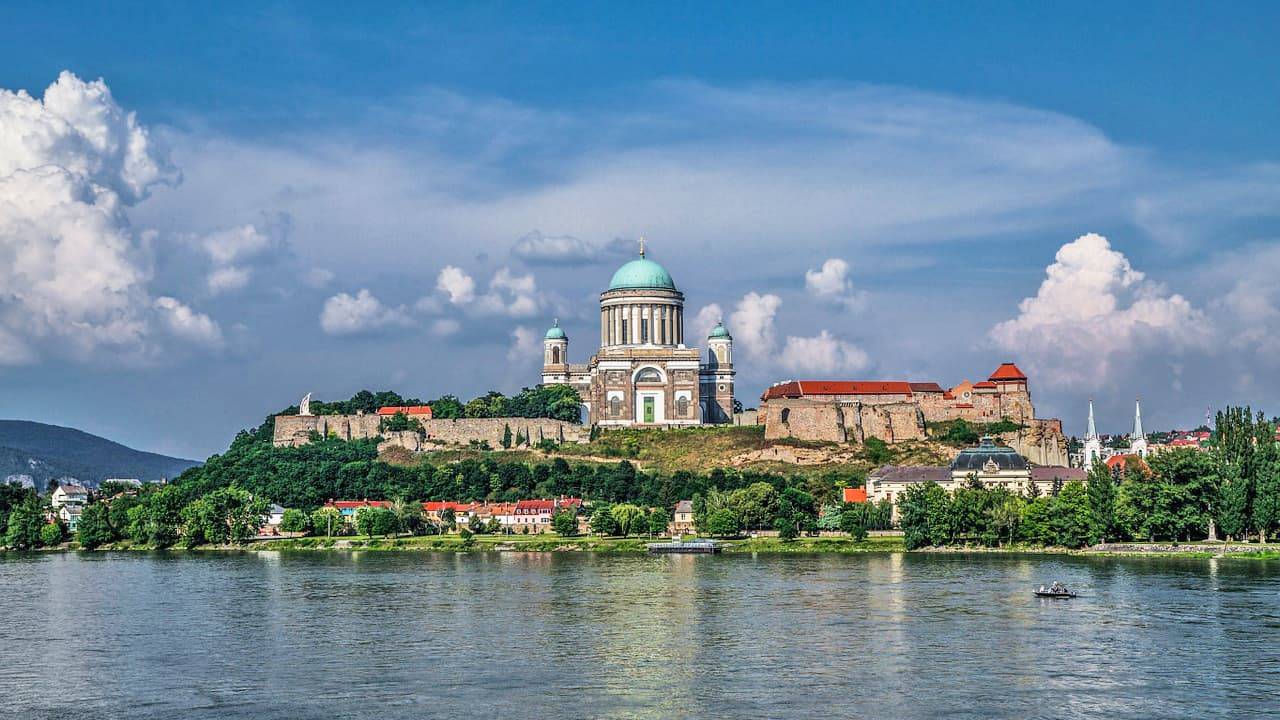 Budapest Esztergom helikopteres repülés 1-4 fő részére 2