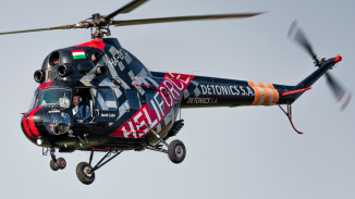 Helikopteres extrém műrepülés Balatonfőkajáron kosár