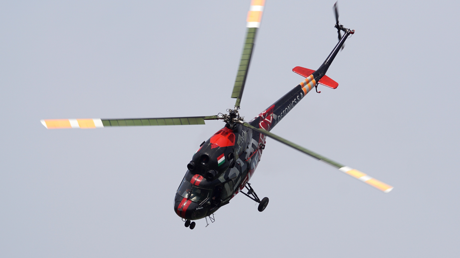 Helikopteres extrém műrepülés Balatonfőkajáron 2