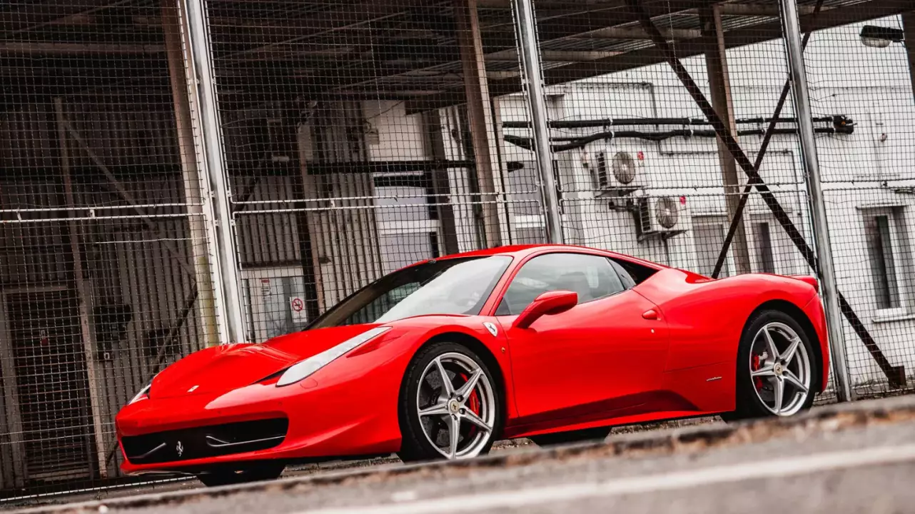 Ferrari 458 élményvezetés az M-Ringen – hétköznap/hétvégén fő kép