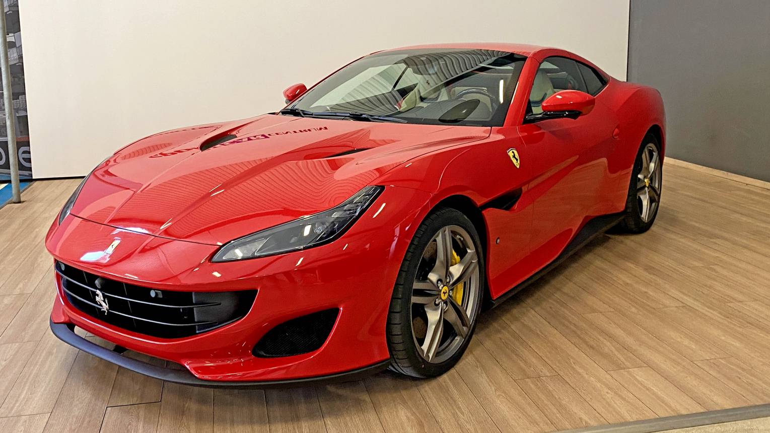 Ferrari Portofino kölcsönzés