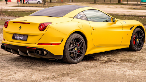 560 Le-s Ferrari California autópályás élményvezetés 4