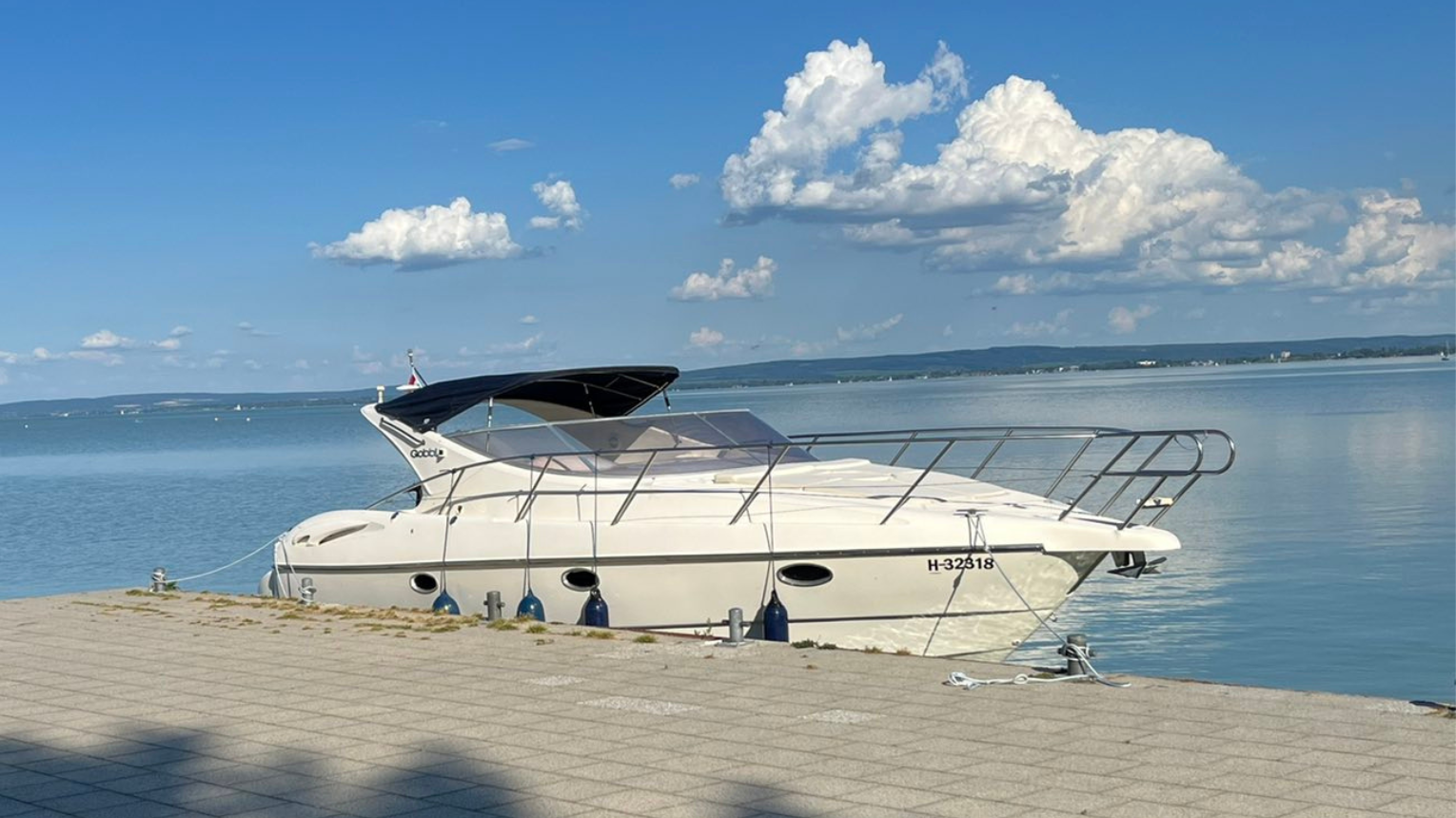 Fedezzétek fel a Balaton nyugati medencéjét egy gyönyörű Yachttal 1