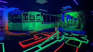 UV Minigolf élmény Pécsen, az UV Birodalomban kosár