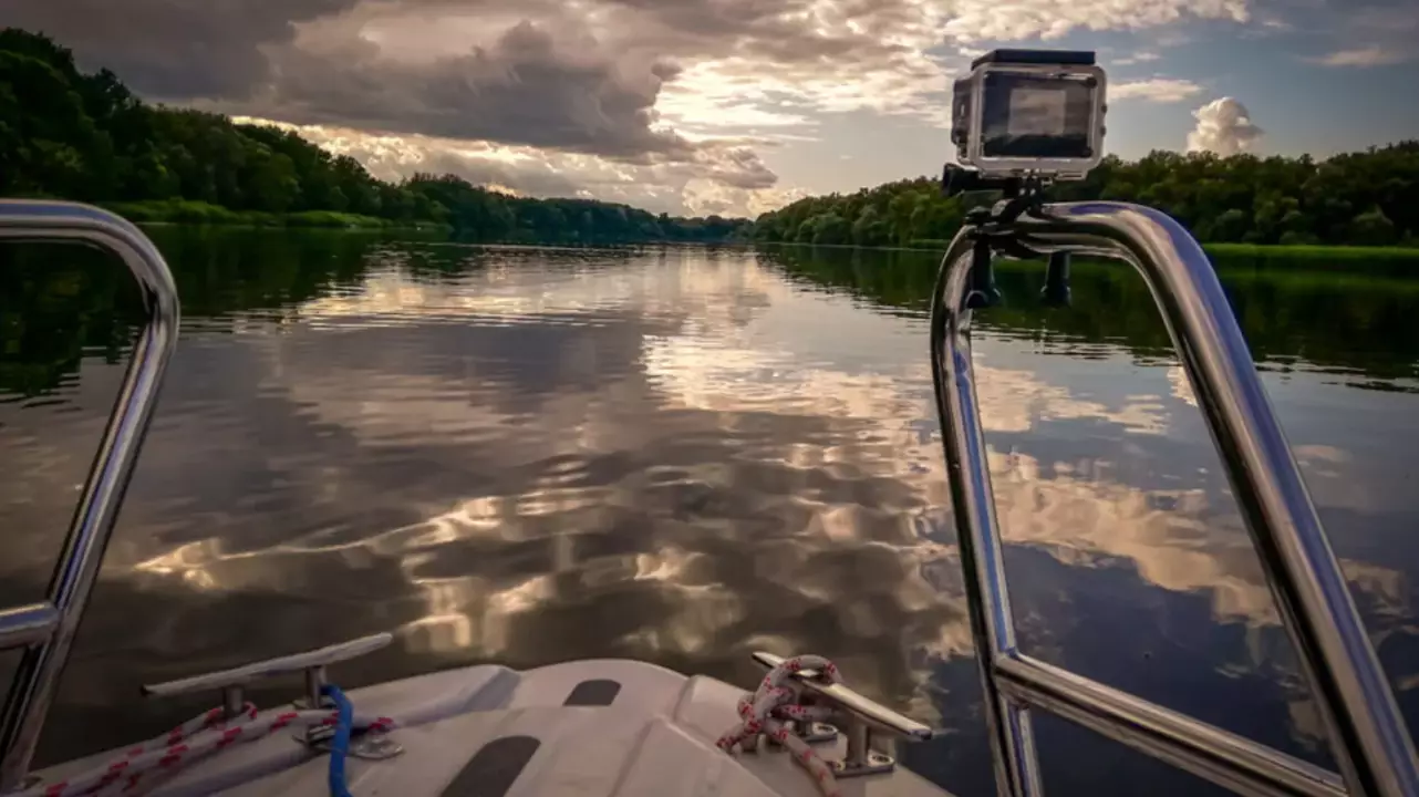 Élményhajózás Heléna hajóval a Tisza-tó nem védett vizein fő kép