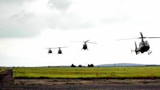 Kötelékrepülés katonai helikopterekkel 12 fő részére kosár
