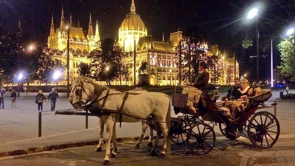 Romantikus hintózás Budapesten kedveseddel