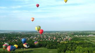 Hőlégballonos kötelékrepülés 9 fő részére kosár