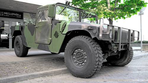 Katonai Humvee vezetése terepen Gyálon 3