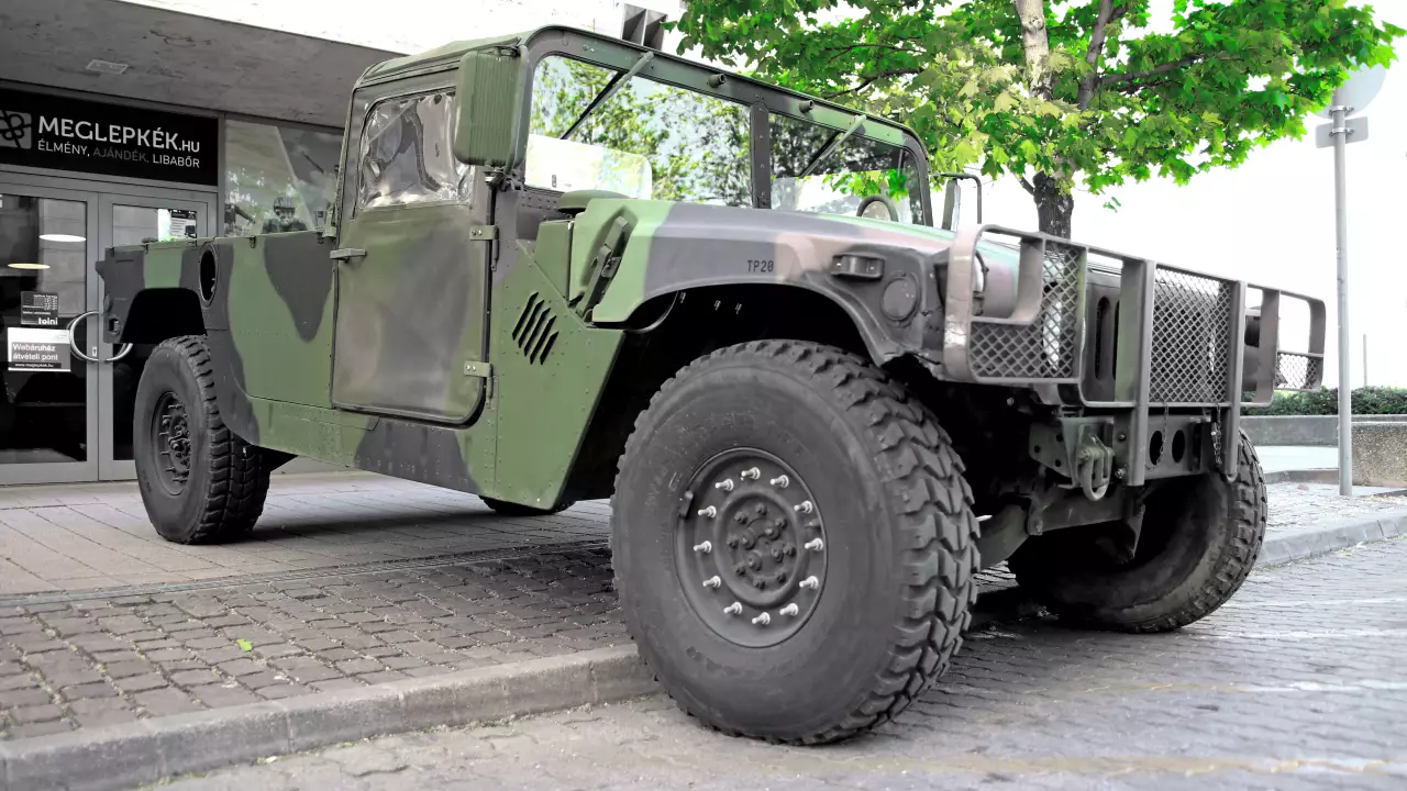 Igazi katonai Hummer ,HUMVEE utcai élményvezetés fő kép