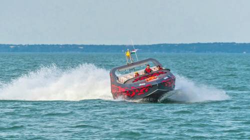 HyperJet Adrenalin élményhajózás Balatonon 880 Le-ős motorcsónakkal 4