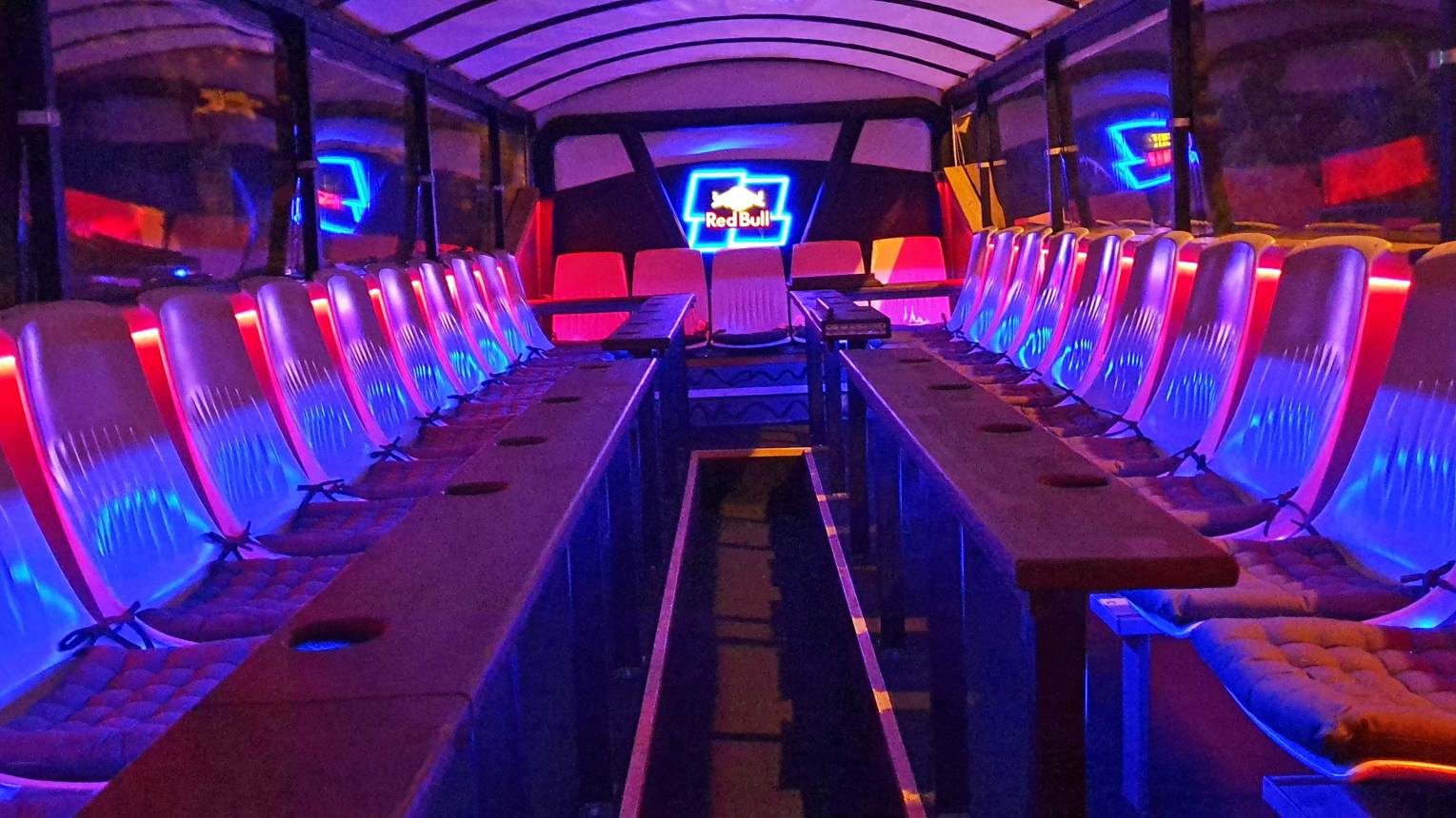 Bérelj Koktélbuszt a Bulira korlátlan italfogyasztással 25 főnek