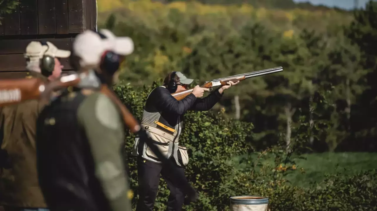 Célba lövés légpuskával a Kövér Ranch-on, Nagytarcsán fő kép