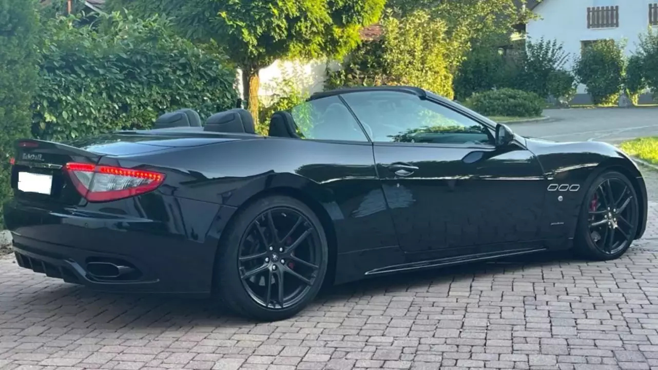 Maserati GranCabrio Sport V8-as kölcsönzése 1 napra vagy hétvégre fő kép