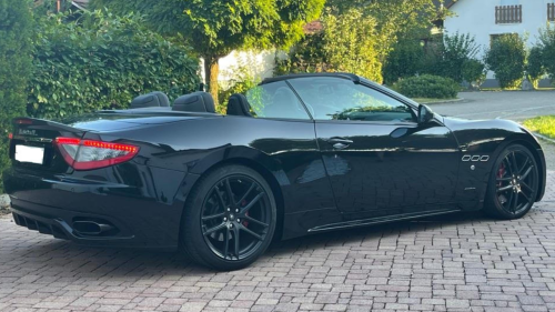 Maserati GranCabrio Sport V8-as kölcsönzése 1 napra vagy hétvégre 1