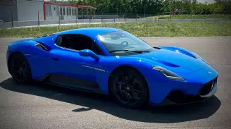 Maserati MC20 bérlés! Igazi luxussportautó kosár