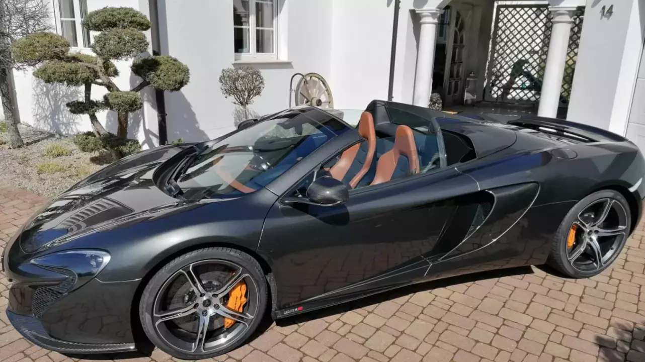 650 LE-ős McLaren 650S Spider autópályás vezetés fő kép