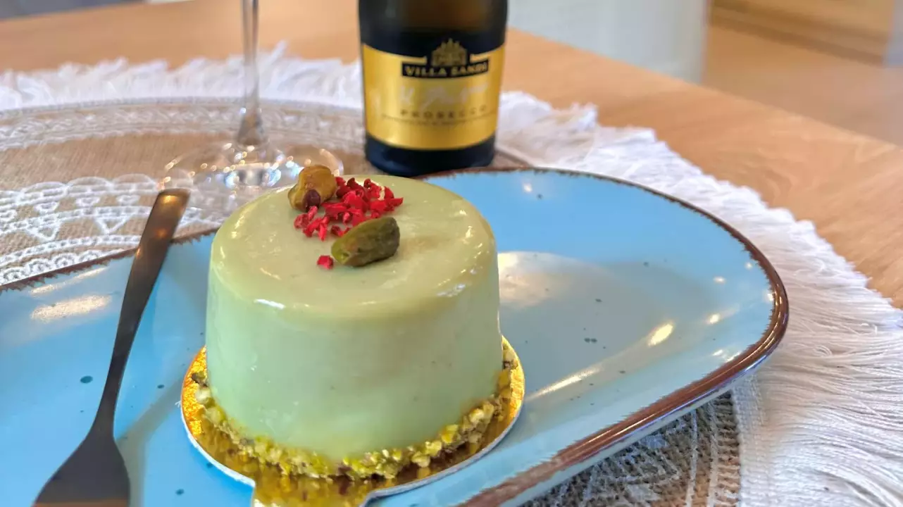 Prosecco & 4 különleges Dessert a MONO-ban Pilisvörösváron fő kép