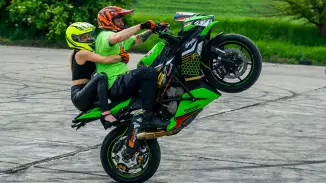 Stunt show! Ha látványos extrém bulit akarsz akkor ez tetszeni fog! kosár