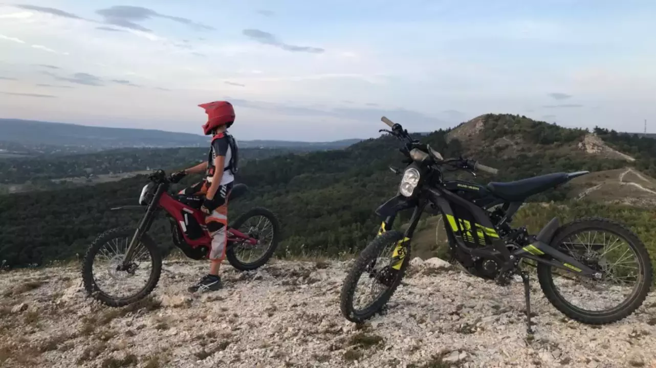 Csapatás Elektromos crossmotorral és Autoquaddal egyszerre a Pilisben fő kép