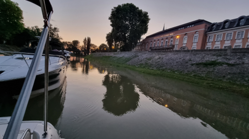 Motorcsónakkal zátonypiknik a Dunakanyarban Esztergomból indulva 3