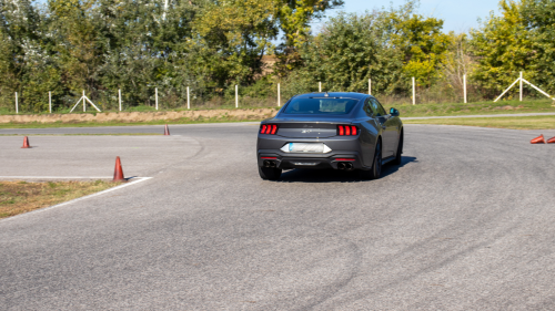 Mustang GT 2024 élményvezetés az M-Ringen – hétköznap/hétvégén 9