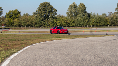 Porsche Cayman élményvezetés az M-Ringen – hétköznap/hétvégén 9