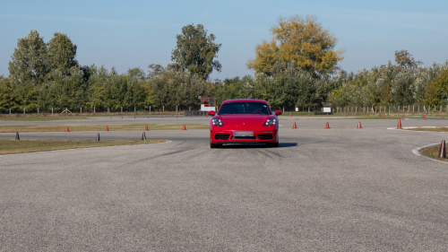 Porsche Cayman élményvezetés az M-Ringen – hétköznap/hétvégén 10