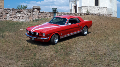 Élményautózás egy 1966-os Ford Mustang Coupé-val Budapesten 3