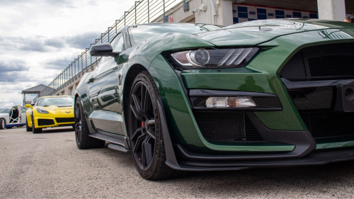 Ford Mustang Shelby GT500 élményvezetés a Kakucs Ringen 2