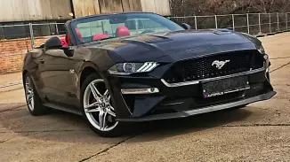 Fekete Cabrio Ford Mustang 5.0 GT V8 CONVERTIBLE kölcsönzés kosár