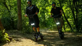 Kettesben Nitrollerekkel Hűvösvölgyben vagy Normafán* kosár