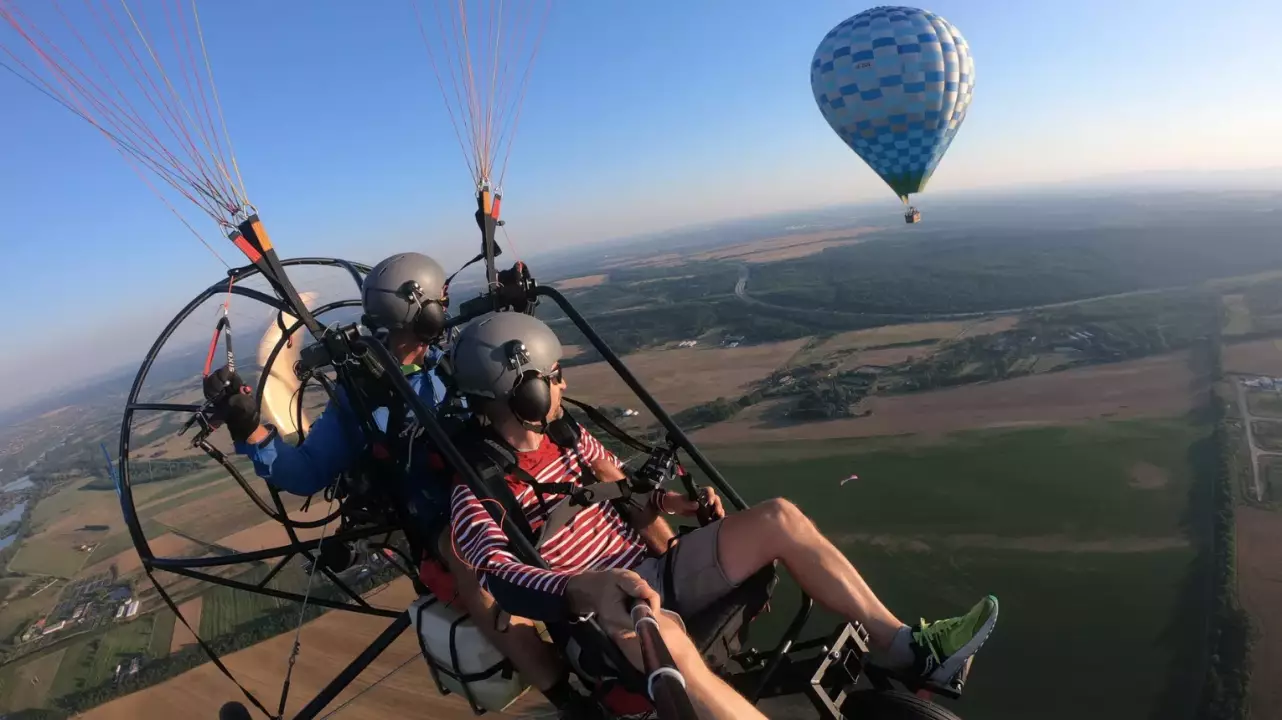 Párosan szabadon – TRIKE Siklóernyőzés Gödöllő környékén fő kép