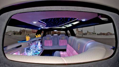 Pink Cadillac limuzin 5