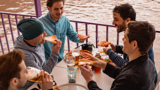 Pizza és sör hajó Budapesten kosár