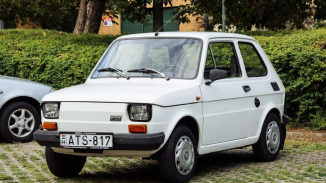 Retro száguldás kis Polski Fiat 126-ossal kosár