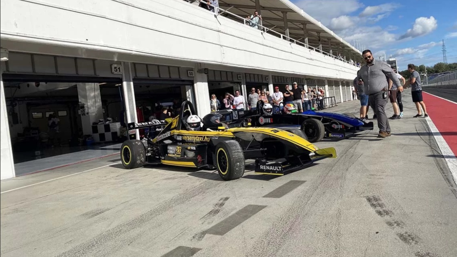 Kétüléses Forma Renault versenyautóval élményautózás az M-Ringen