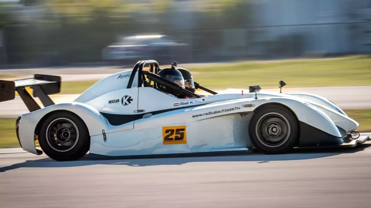 Radical SR1 élményautózás a Pannónia-Ringen fő kép