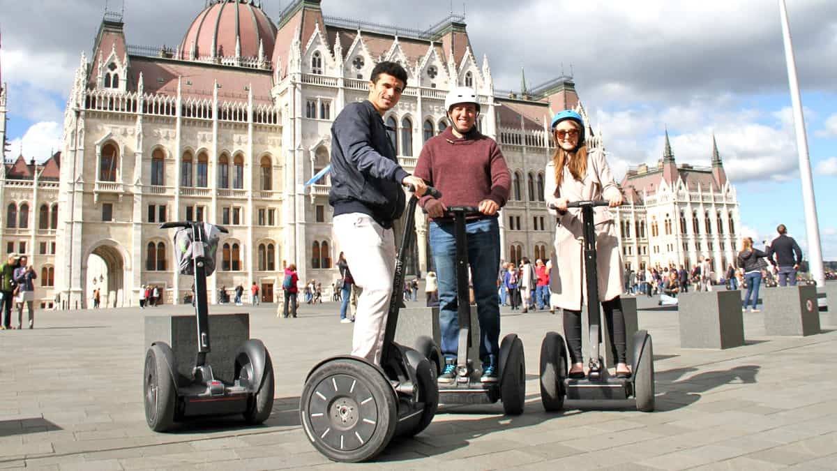 Csapatban Segway túra a Hősök terére akár cégesen 5