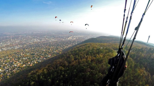 Siklóernyős tandemrepülés Budapesten a Hármashatár-hegyen 2