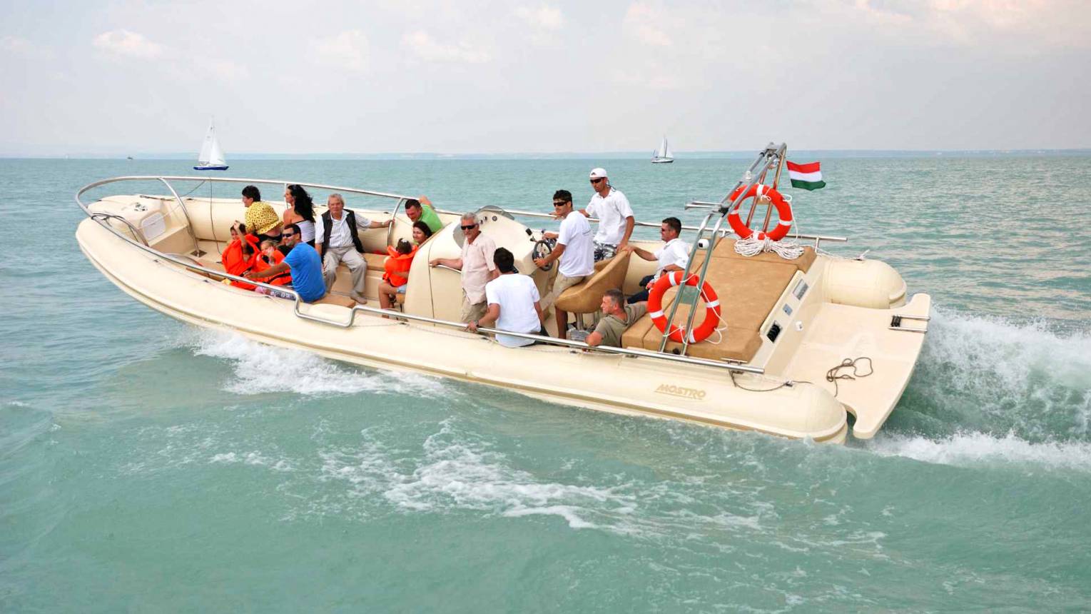 Speedboat a Balatonon  akár 10-15 fő részére