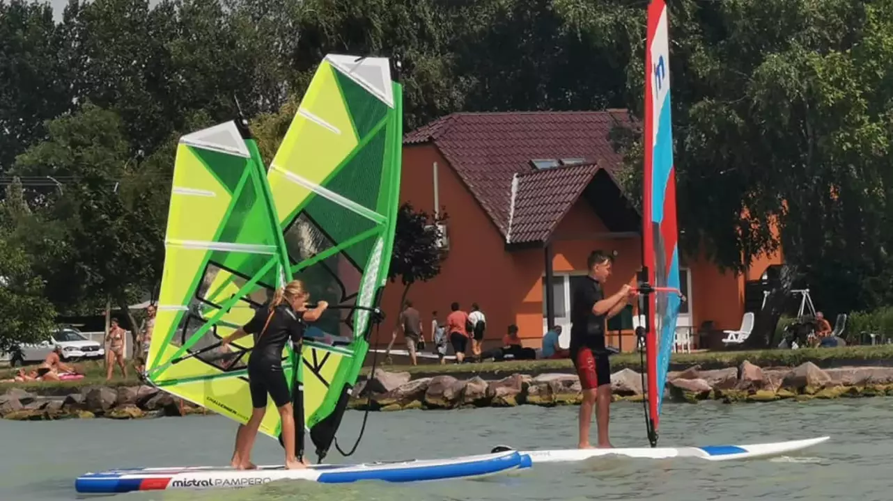 Szörfözzetek a Déli parton/ Szörfbérlés Balatonszemesen fő kép