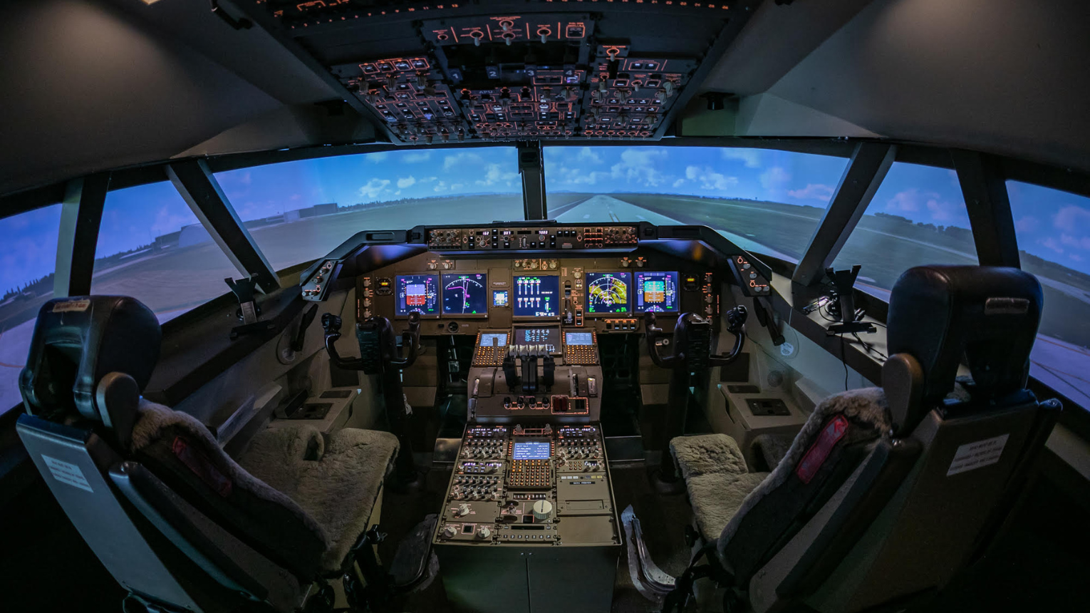 Eseménydús nap a pilóta életében egy 747-es szimulátoron