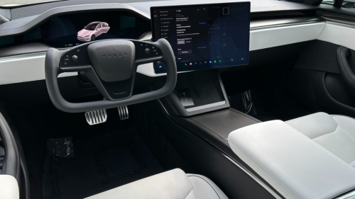 Tesla Model S Plaid bérlés 1 napra, vagy hétvégére 2