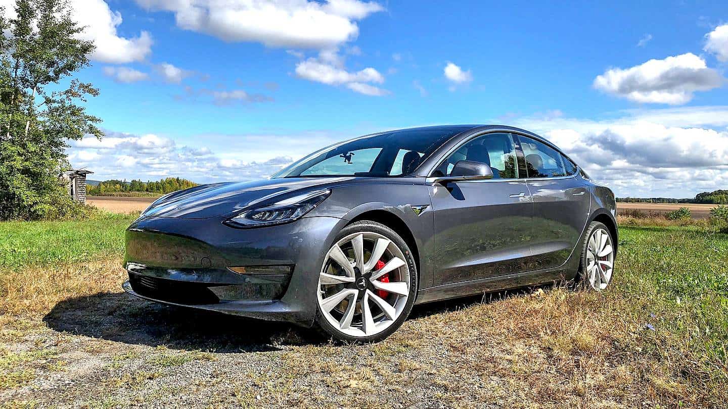 Tesla Model 3 élményvezetés