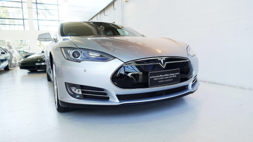 Tesla Model S 85 -2014 ezüst kölcsönzése 3