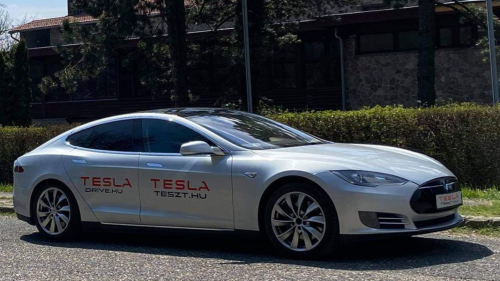 Tesla Model S 85 -2014 ezüst kölcsönzése 4